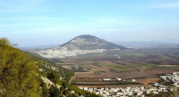View of the approach to Jezreel Valley from the Harod Valley w