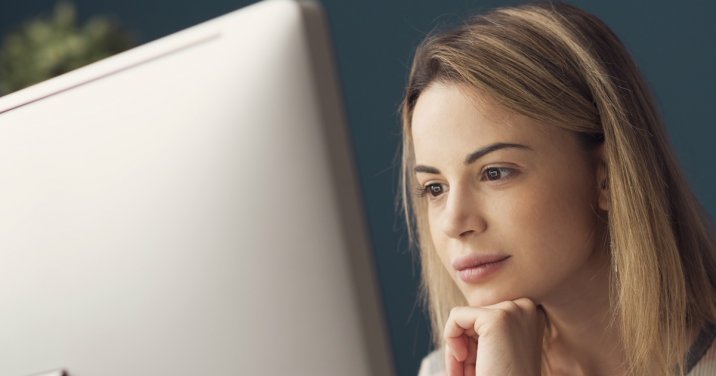 image of woman at computer how to highlight footnote indicators